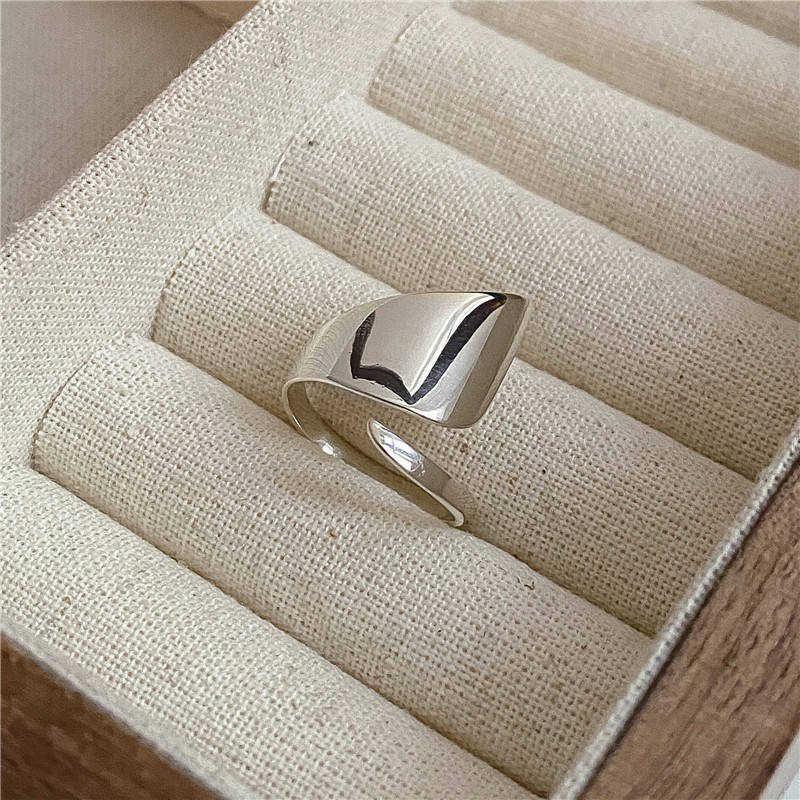 Bold Sleek Stylish Ring